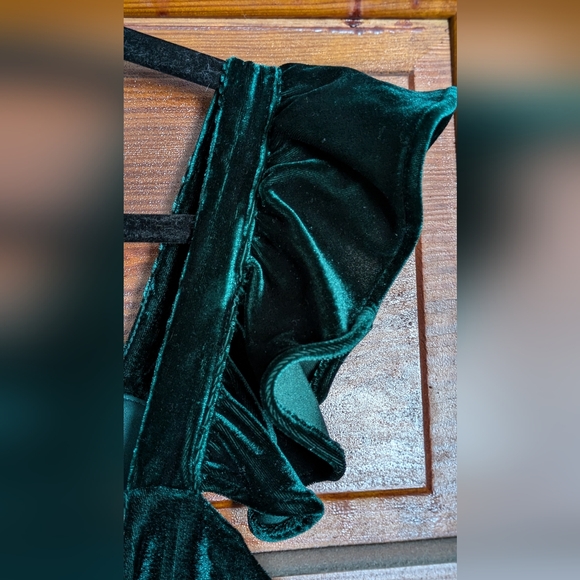 Betsey Johnson green velvet jumpsuit 4p - Picture 12 of 13